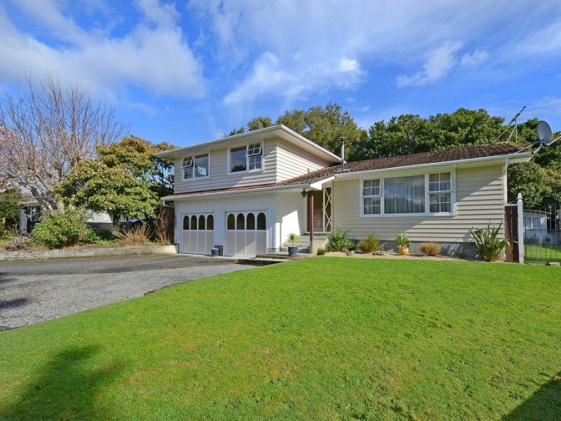 28 Riversdale Road, Clouston Park, Upper Hutt - Carousel 1
