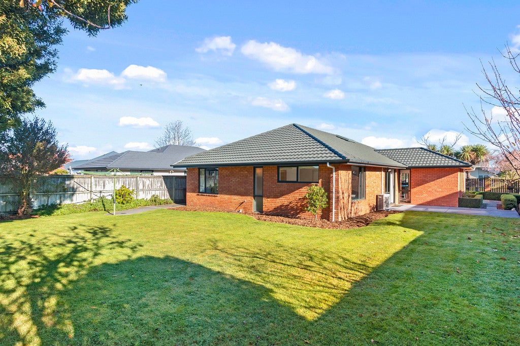 37 Blue Gum Place, New Brighton, Christchurch - Carousel 13