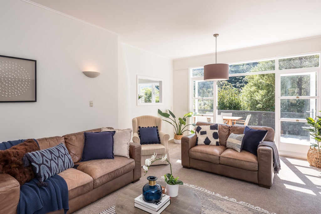 22 Silverstream Road, Crofton Downs, Wellington - Carousel 2