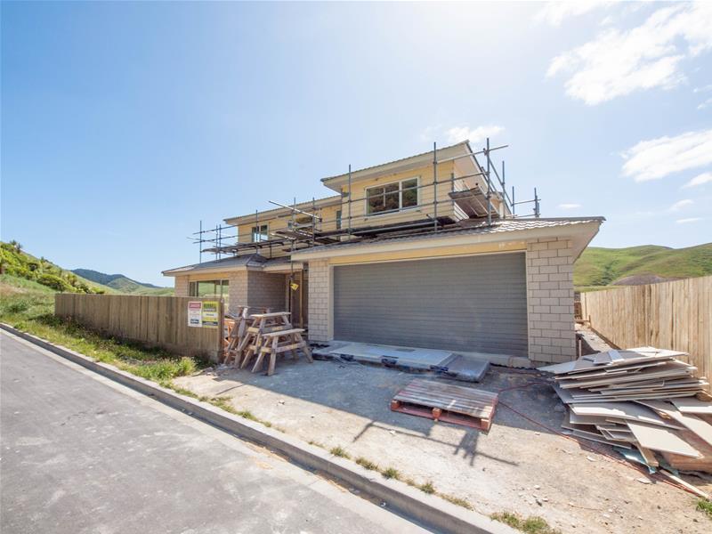 8 Gatley Grove, Churton Park, Wellington - Carousel 1