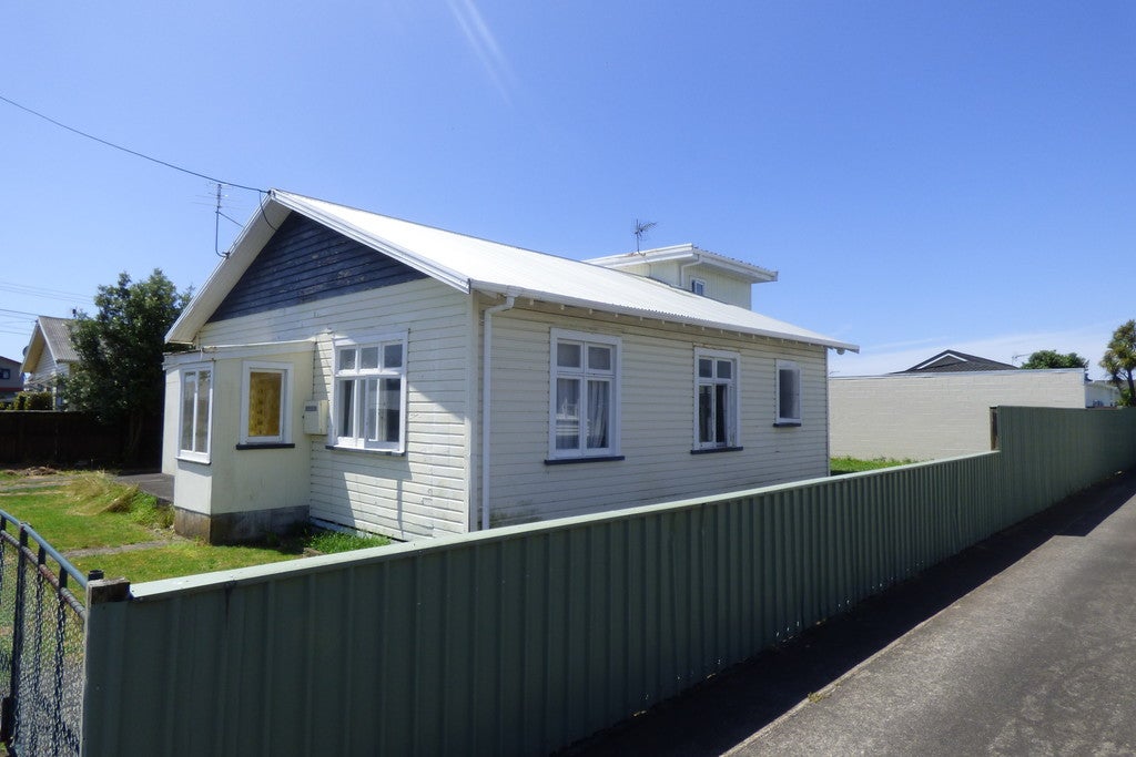3 Rainsford Street, Moturoa, New Plymouth - Carousel 1