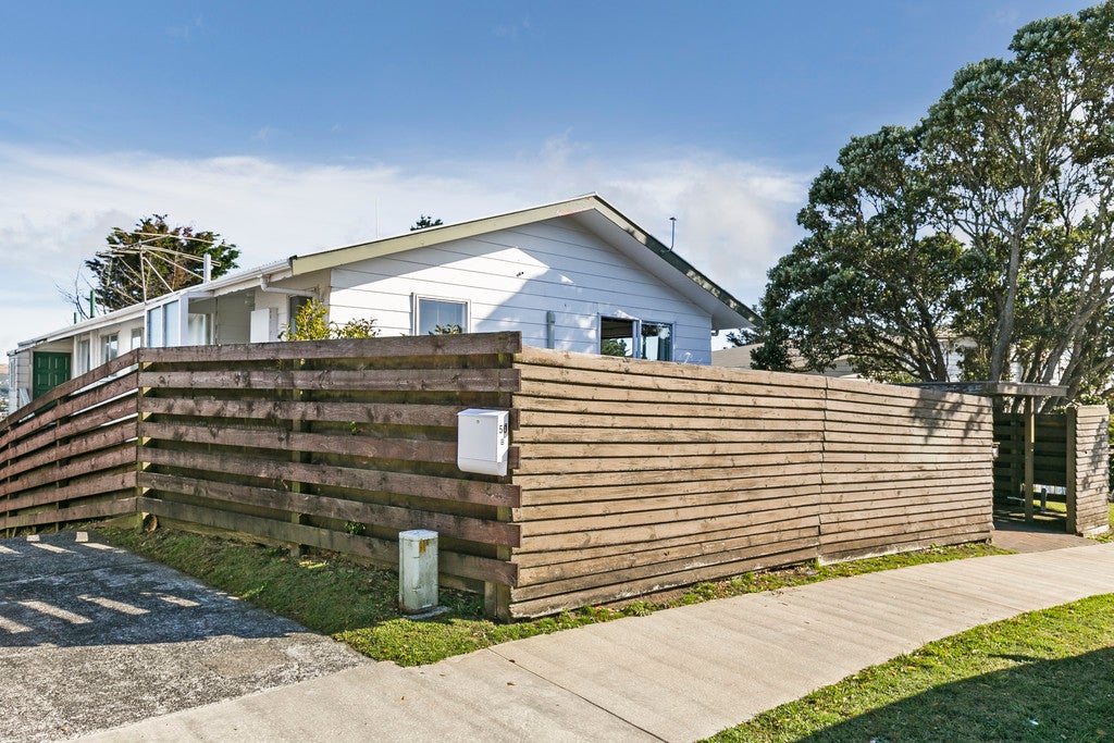 50A Edgecombe Street, Newlands, Wellington - Carousel 12