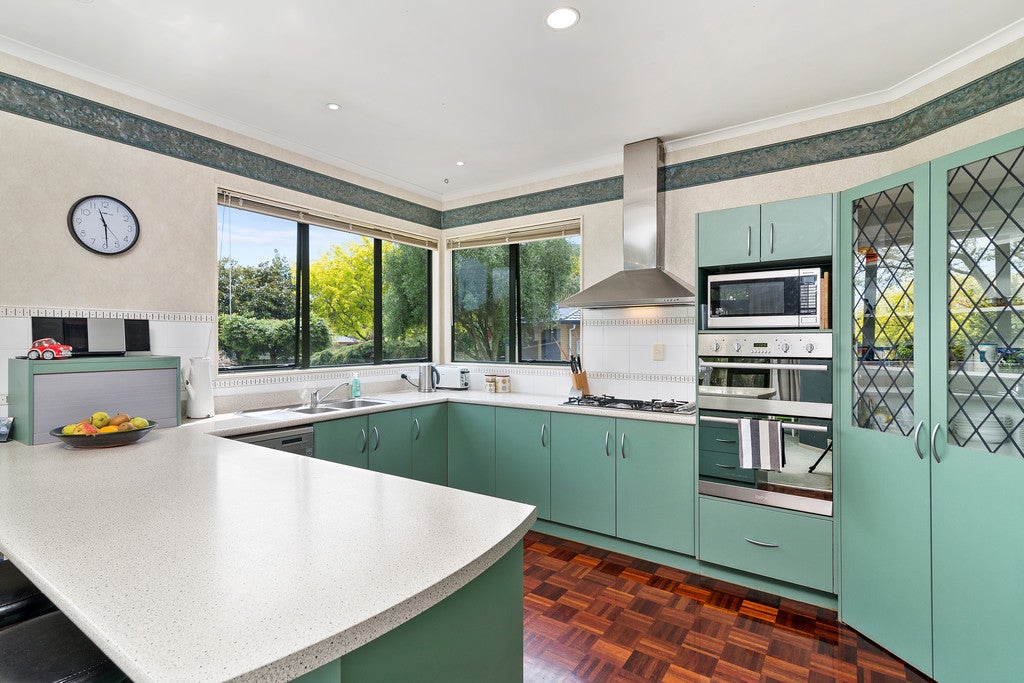 5 Capricorn Place, Kawaha Point, Rotorua - Carousel 2