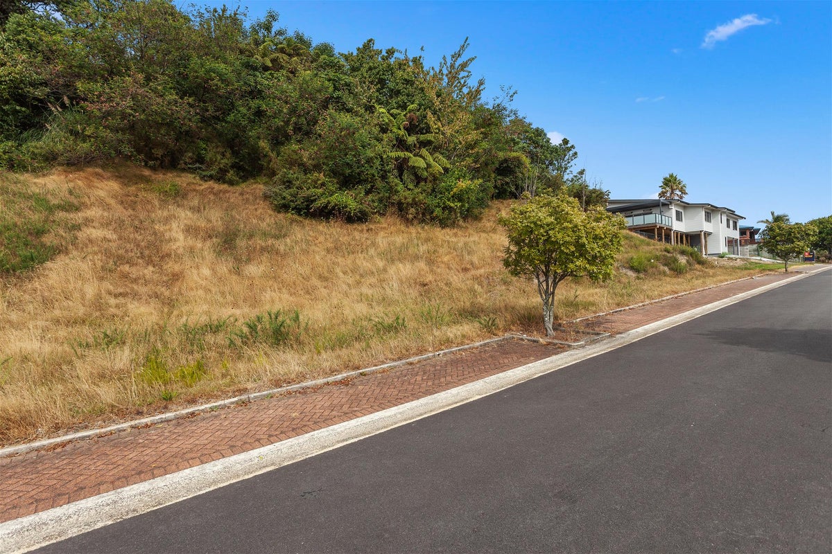 20 The Fairway, Whakatane, Whakatane - Carousel 1