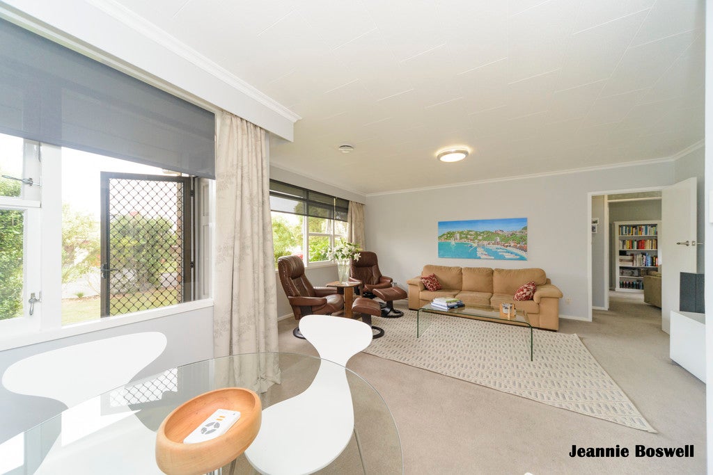 20 Anaru Place, Awapuni, Palmerston North - Carousel 2