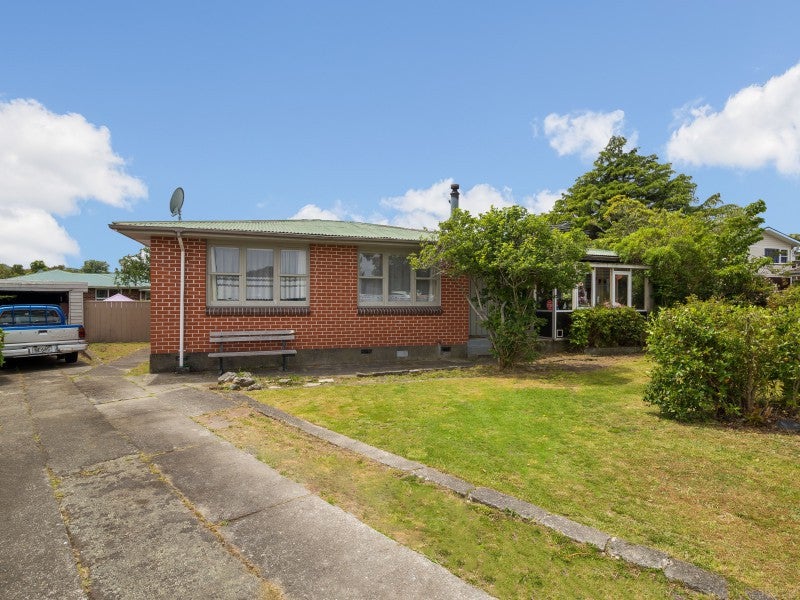 7 Tiwakawaka Grove, Heretaunga, Upper Hutt - Carousel 1