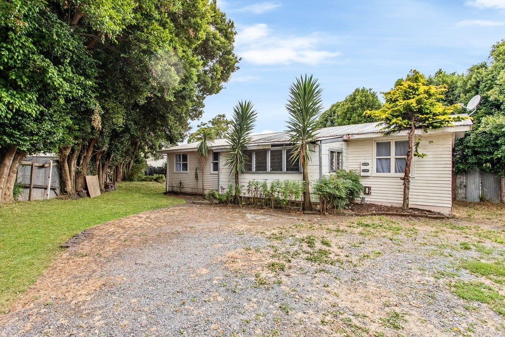 8 Harwell Place, Mangere, Auckland - Carousel 2