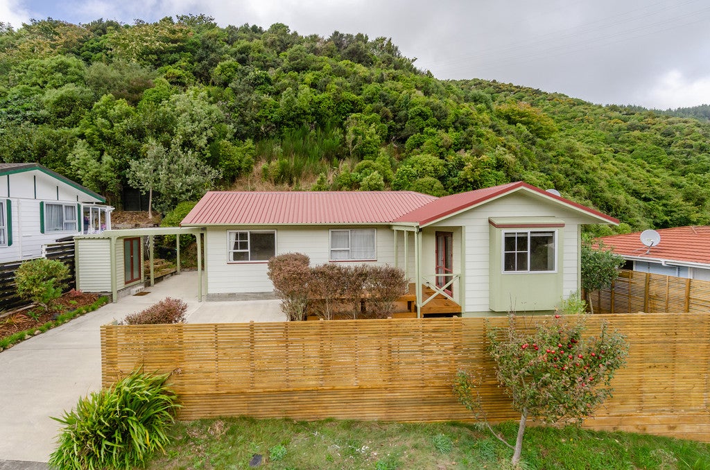 85 Hazlewood Avenue, Karori, Wellington - Carousel 2