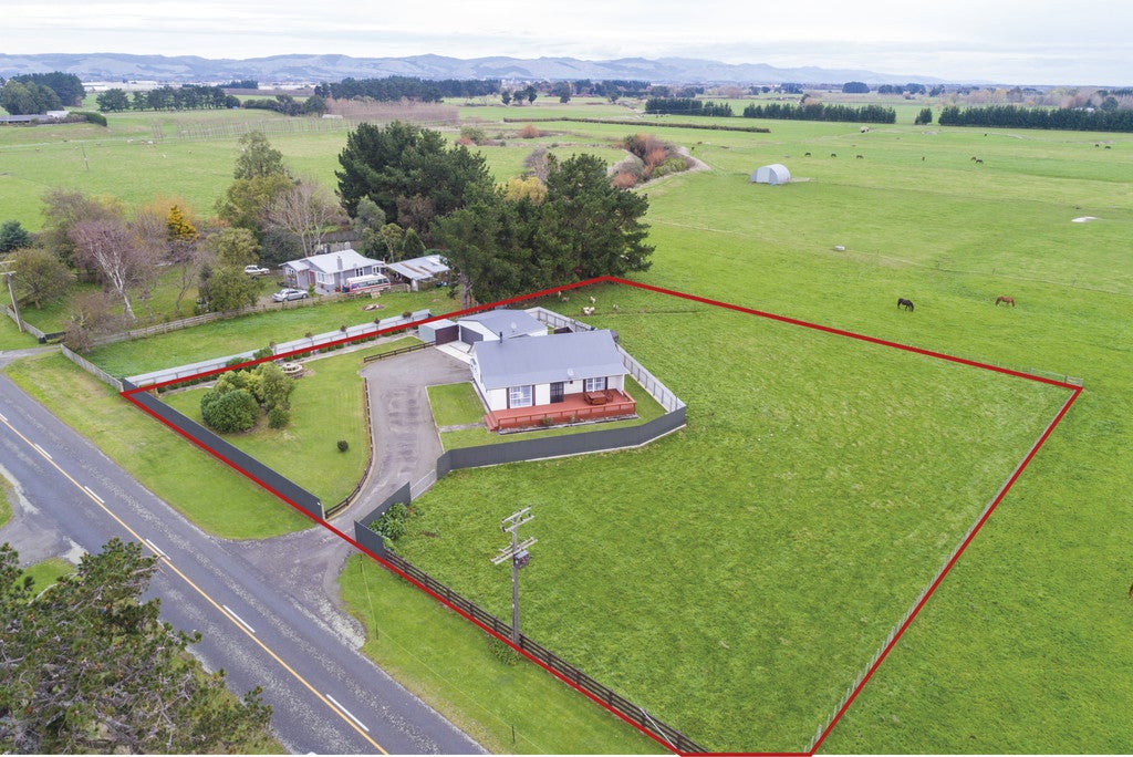 873 Roberts Line, Bunnythorpe, Palmerston North - Carousel 1