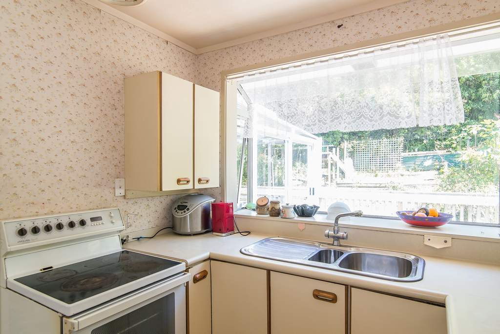 76 Spinnaker Drive, Whitby, Porirua - Carousel 9
