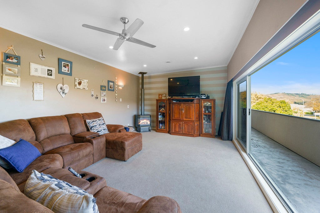 1300 Fergusson Drive, Brown Owl, Upper Hutt - Carousel 2