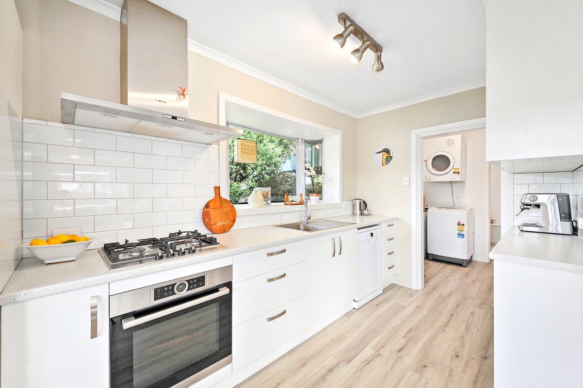 20 Liverton Crescent, Bishopdale, Christchurch - Carousel 2