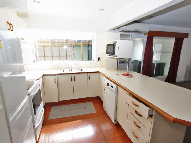 25 Tremewan Street, Tawa, Wellington - Carousel 2