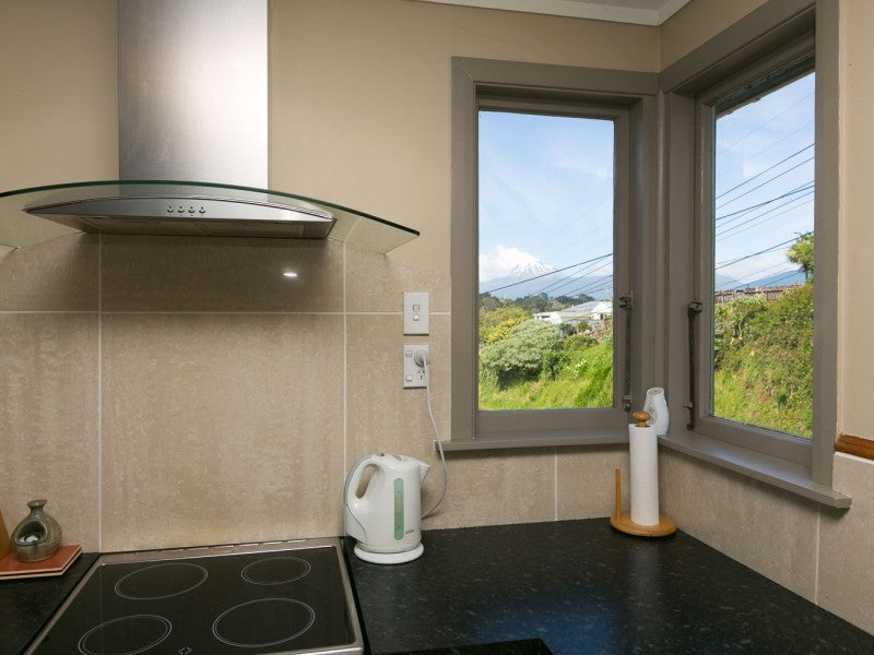 9 Fernleigh Street, Ferndale, New Plymouth - Carousel 26