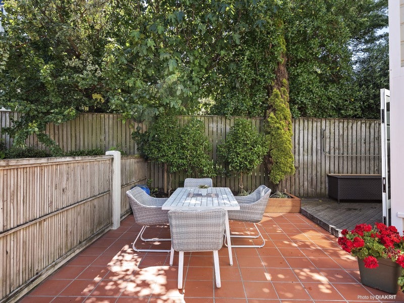 13/28 Hobson Street, Thorndon, Wellington - Carousel 2