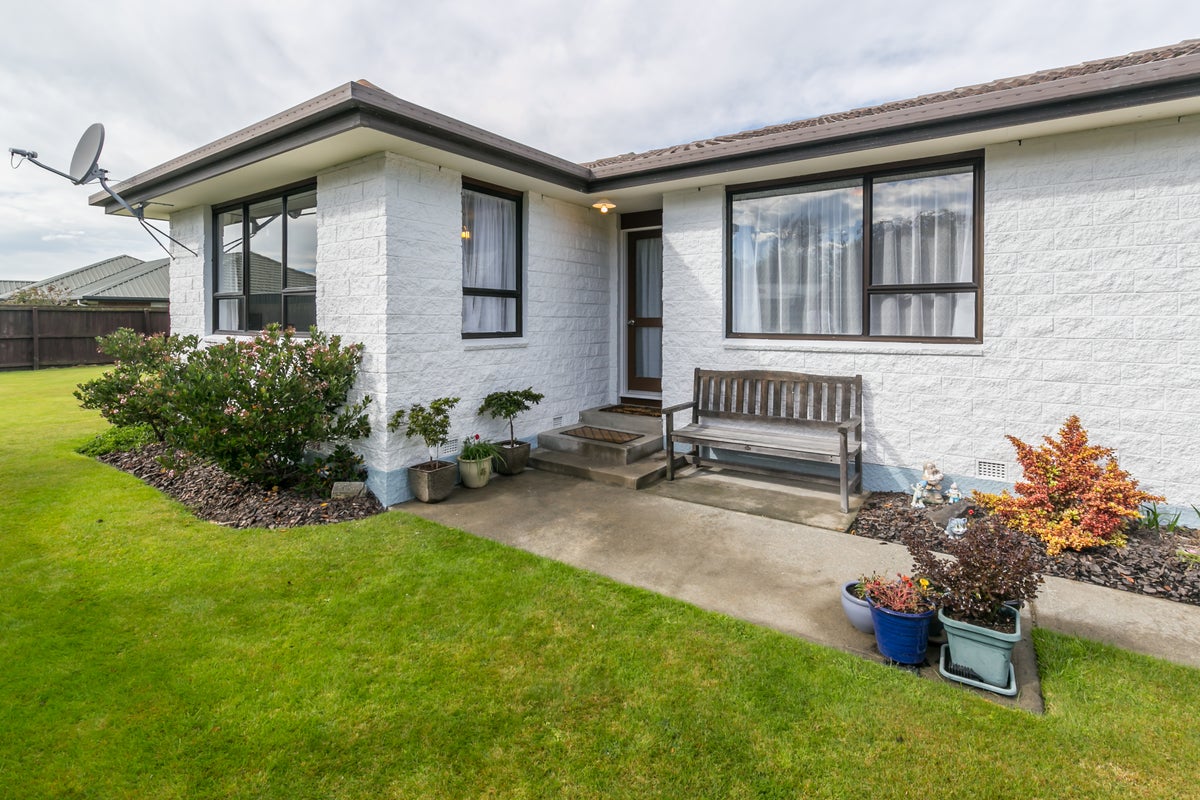 83 Arcon Drive, Broomfield, Christchurch - Carousel 15