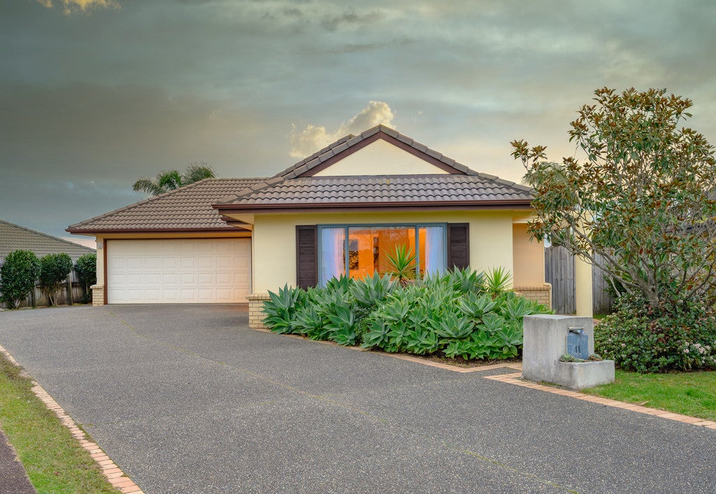 11 Trovare Place, Golflands, Auckland - Carousel 1