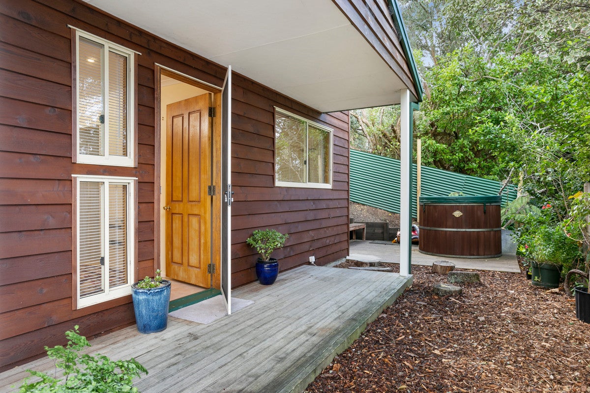 1/7 Wiriana Place, Stanmore Bay, Whangaparaoa - Carousel 2