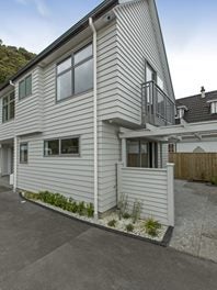 2/121 Muritai Road, Eastbourne, Lower Hutt - Carousel 1