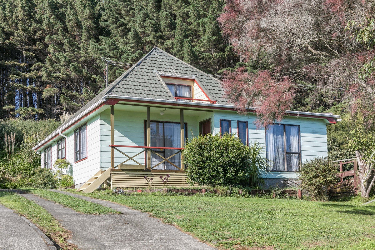 23 Japonica Crescent, Ranui, Porirua - Carousel 1