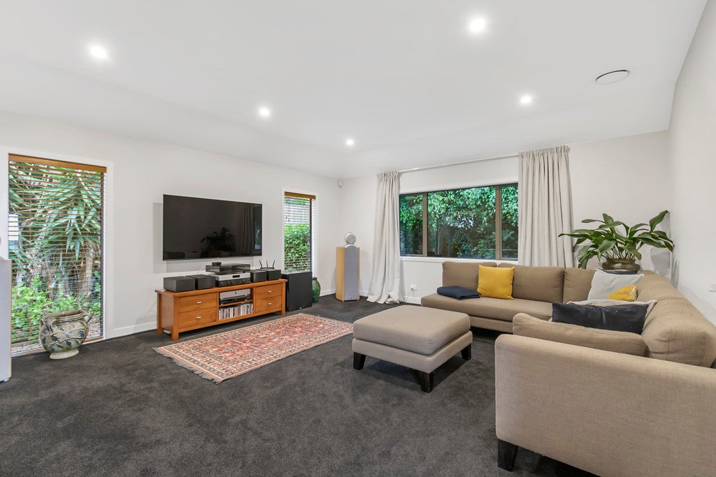 10 Crossland Place, Maraetai, Auckland - Carousel 26