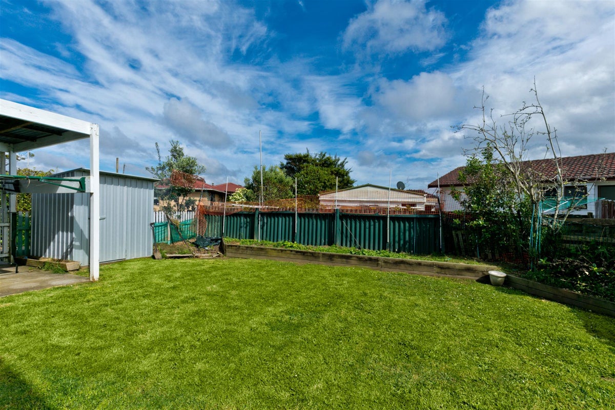 52 Luanda Drive, Ranui, Auckland - Carousel 2