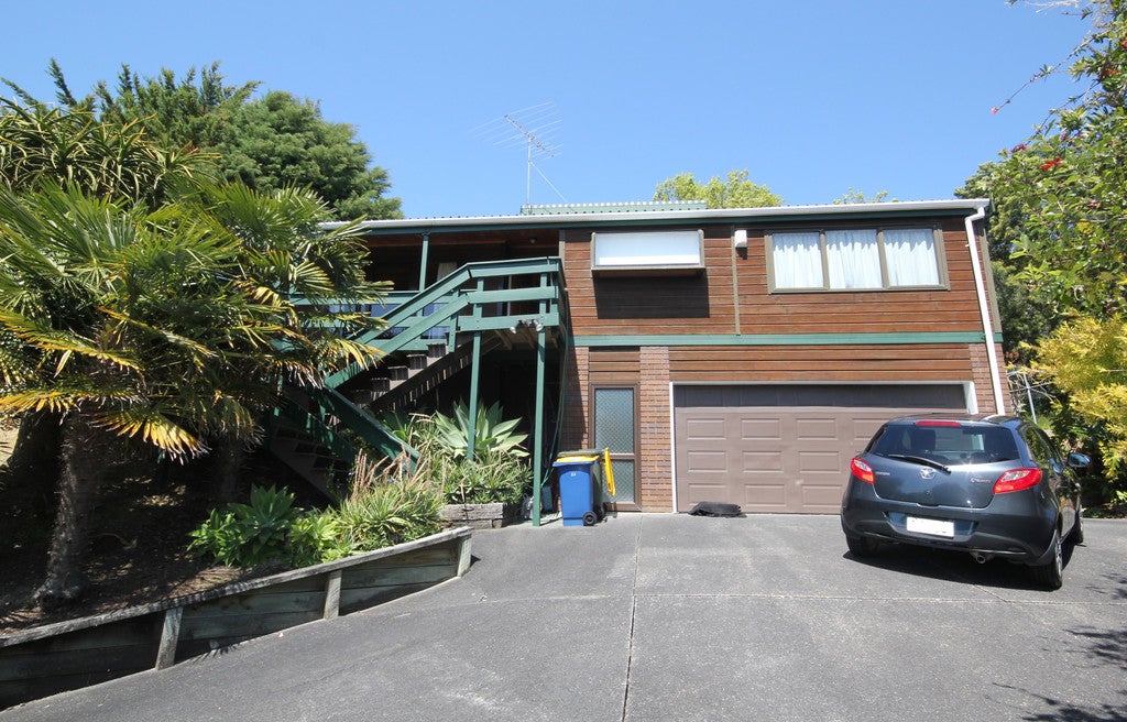 24 Penguin Drive, Murrays Bay, Auckland - Carousel 2