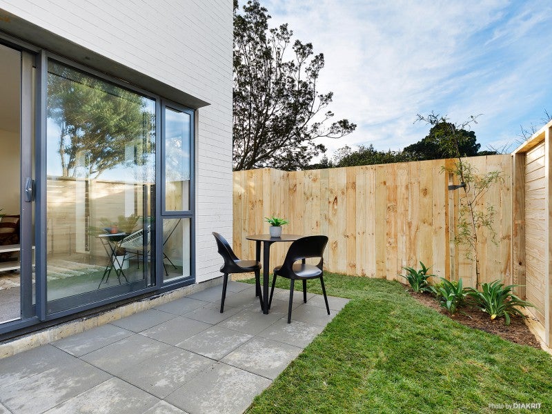 9/124 BRITOMART ST, Berhampore, Wellington - Carousel 1