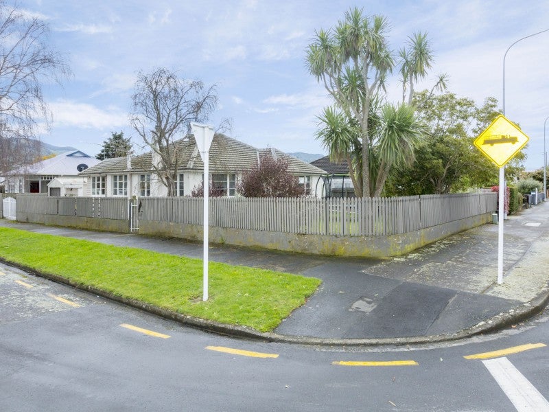 527 Fergusson Drive, Trentham, Upper Hutt - Carousel 1