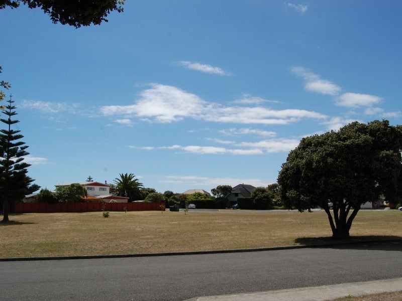 14 Olive Terrace, Paraparaumu Beach, Paraparaumu - Carousel 2