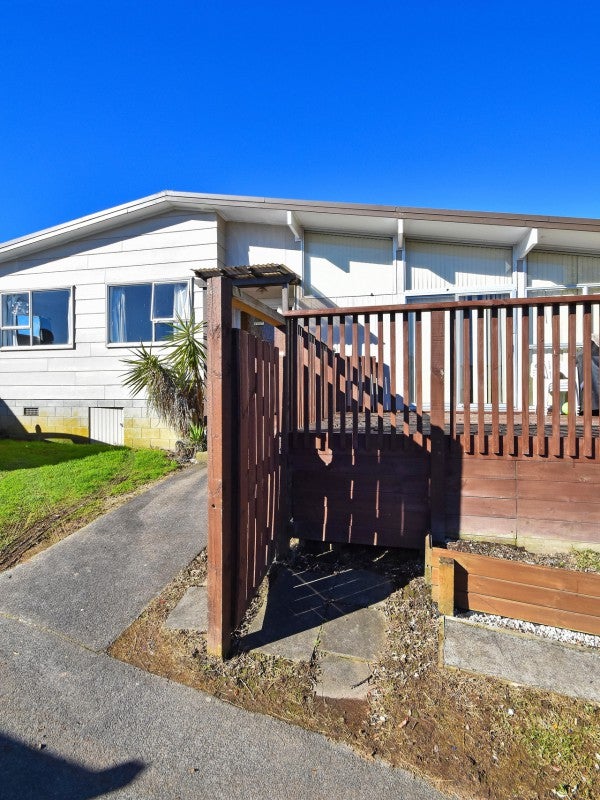 20 Dillon Crescent, Clover Park, Auckland - Carousel 14