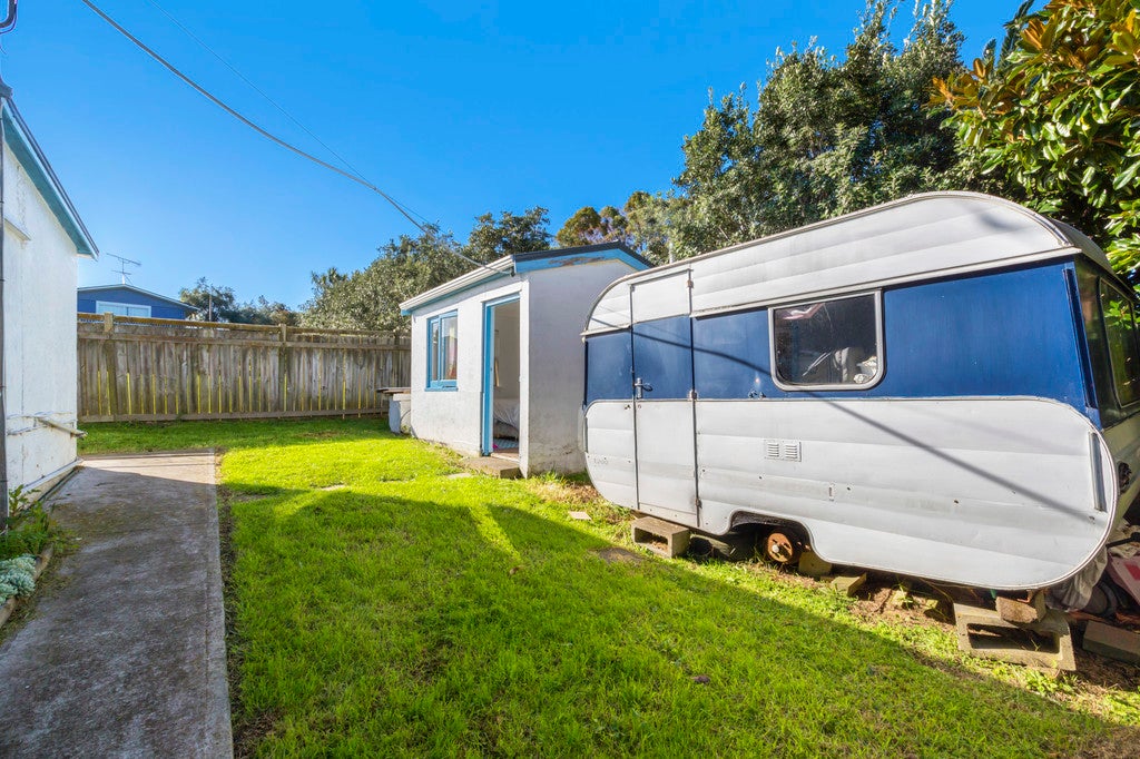 12 Manuka Road, Oneroa, Waiheke Island - Carousel 13