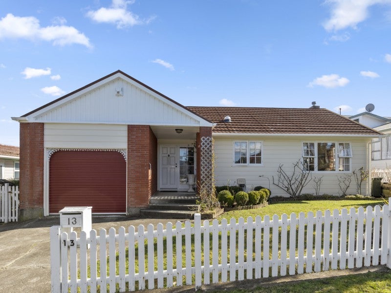 13 Taieri Crescent, Kelson, Lower Hutt - Carousel 1