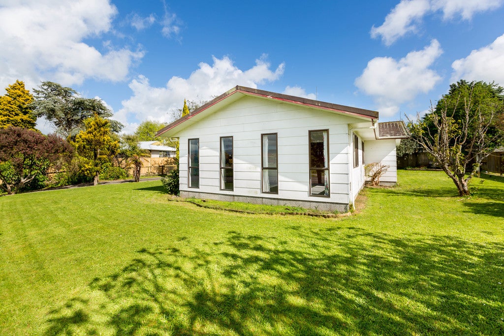 46 Clarke Avenue, Highbury, Palmerston North - Carousel 23