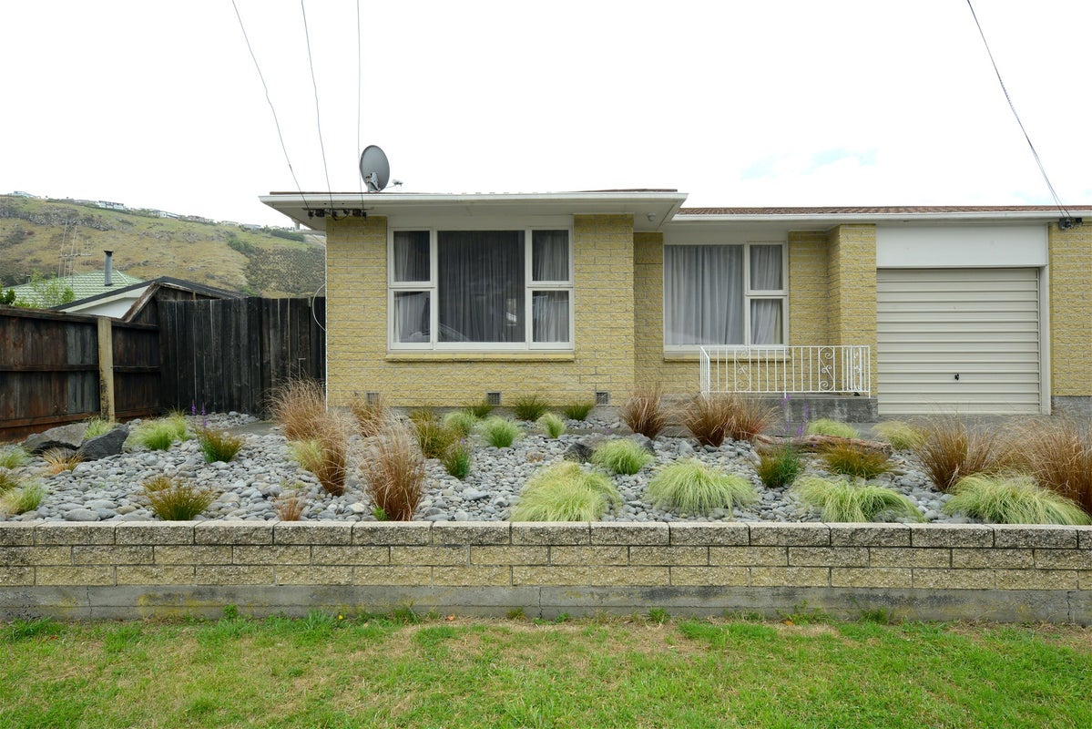 2/6 Clark Street, Sumner, Christchurch - Carousel 1