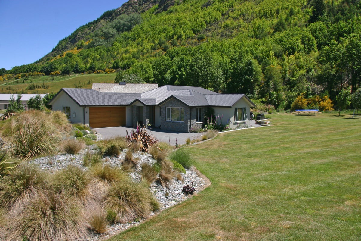 2 Mace Lane, Arrowtown, Arrowtown - Carousel 2