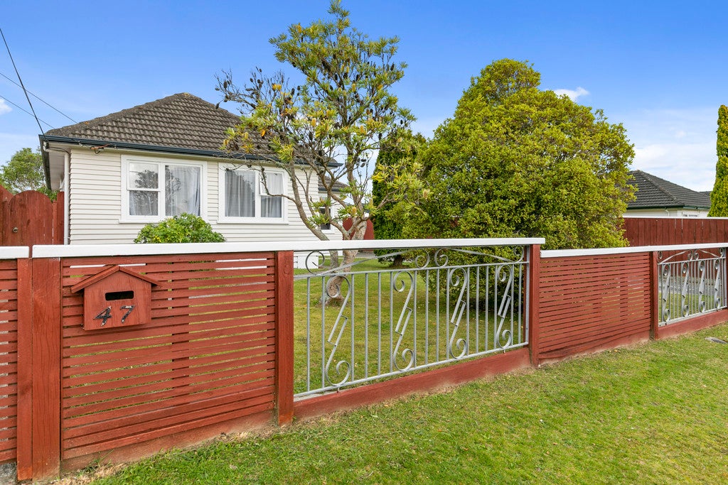 47 Russell Road, Wainuiomata, Lower Hutt - Carousel 1
