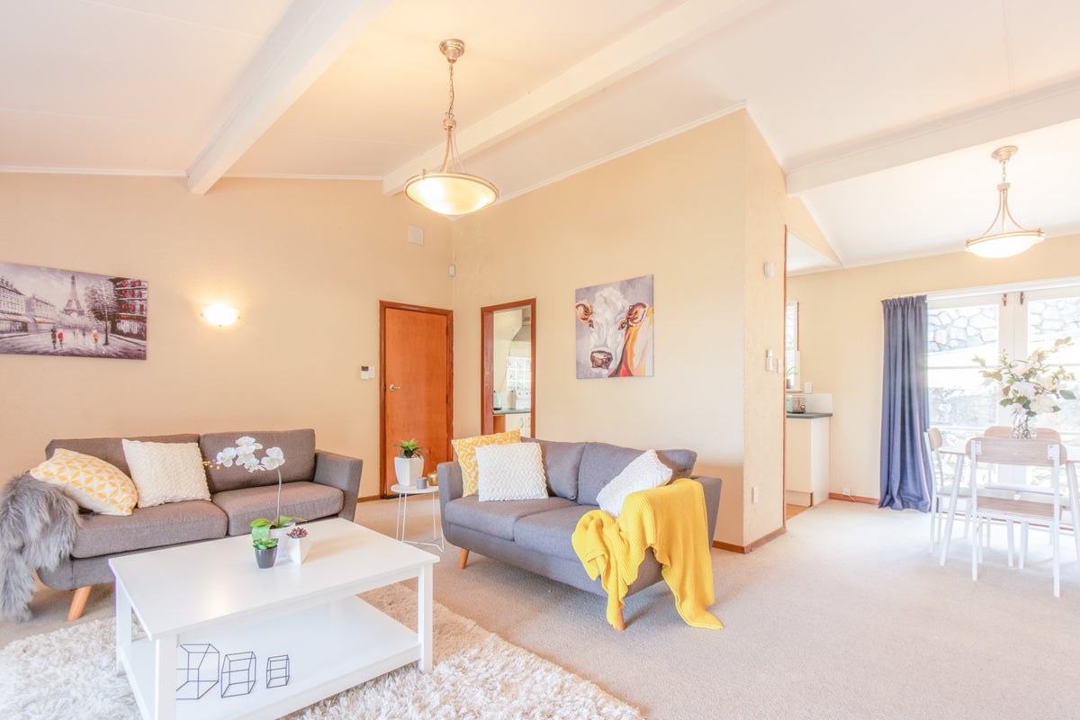 17 Omega Street, Newlands, Wellington - Carousel 2