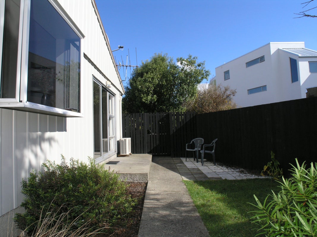2/557 Barbadoes Street, Edgeware, Christchurch - Carousel 2
