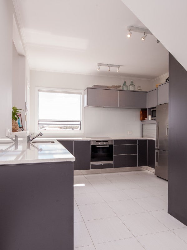 1 Baring Terrace, Strandon, New Plymouth - Carousel 2
