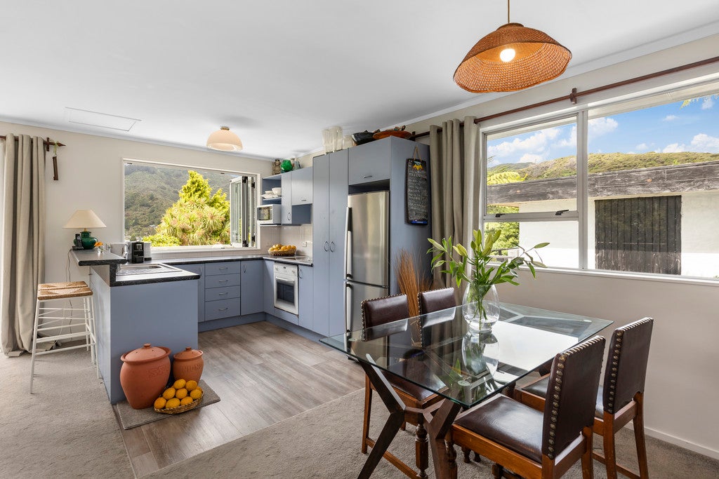 26 Kopara Grove, Stokes Valley, Lower Hutt - Carousel 2