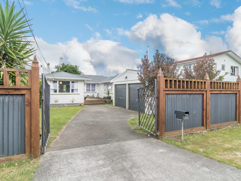 55 Gray Avenue, Paraparaumu Beach, Paraparaumu - Carousel 1