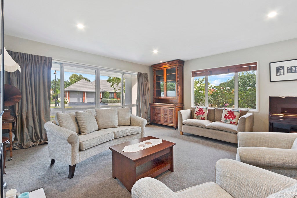 47 Marble Wood Drive, Papanui, Christchurch - Carousel 2