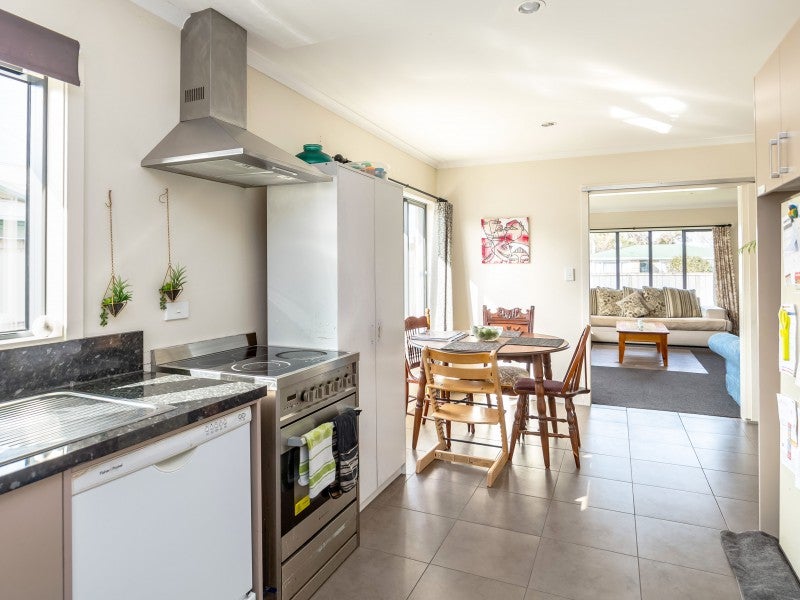 11 Farrier Grove, Featherston - Carousel 2