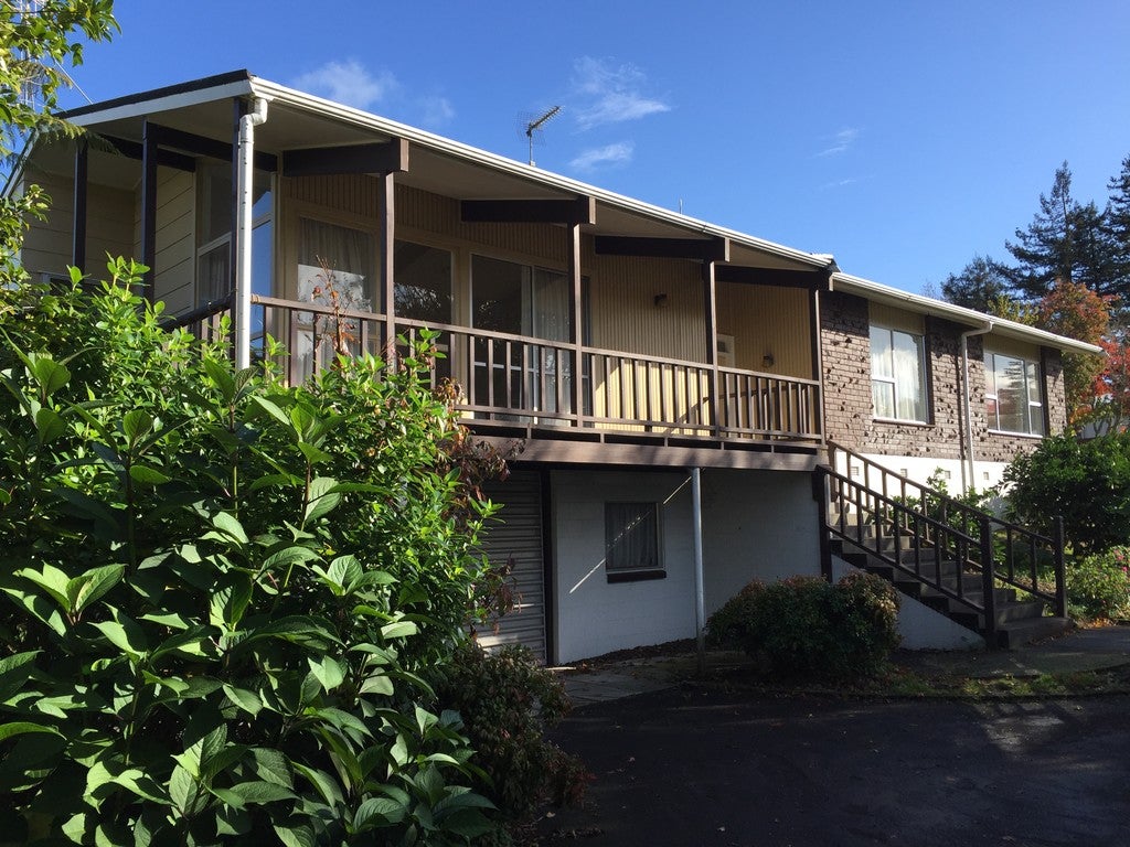 6 Lorraine Place, Glenview, Hamilton - Carousel 2