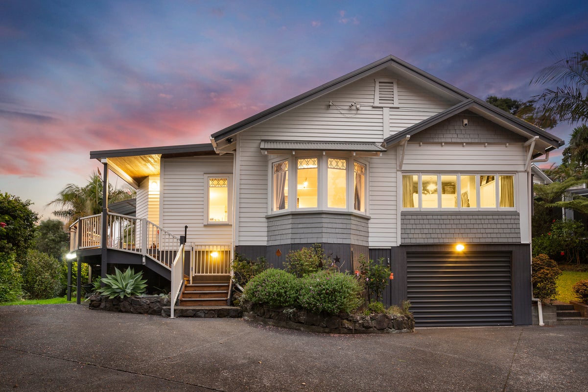 334 Titirangi Road, Titirangi, Auckland - Carousel 1