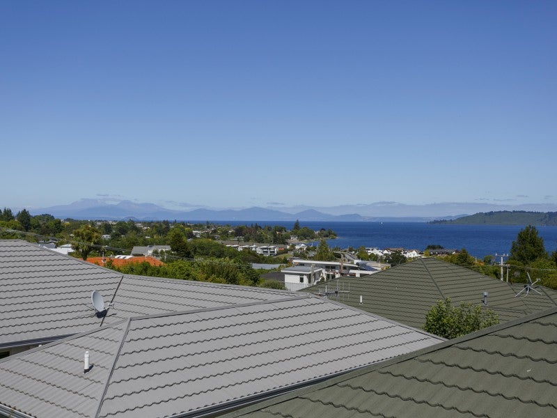 1/40 Shepherd Road, Waipahihi, Taupo - Carousel 20