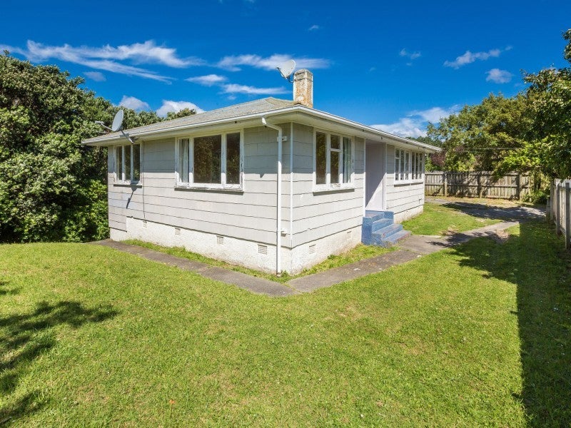 79 Gear Terrace, Ranui, Porirua - Carousel 1