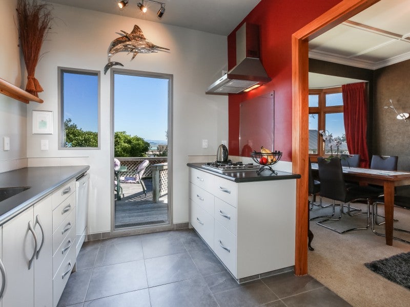 24 Coleman Terrace, Hospital Hill, Napier - Carousel 1