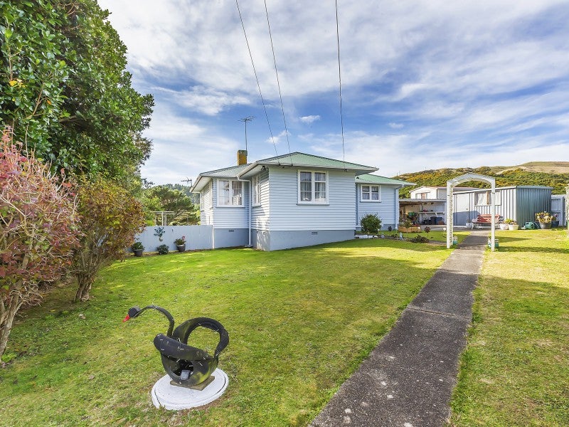 130 Bedford Street, Cannons Creek, Porirua - Carousel 1